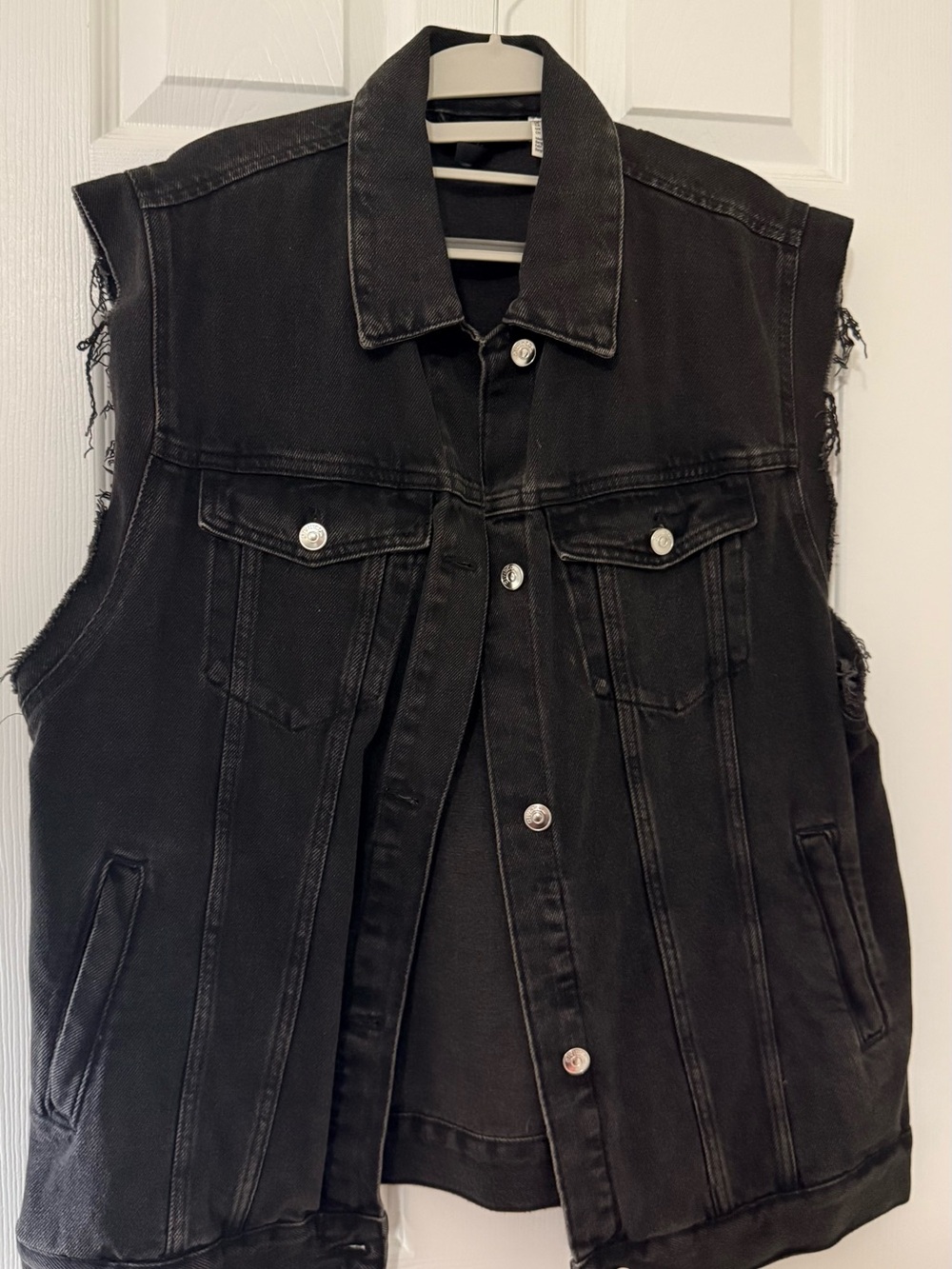 H&M Women oversized Black Distressed Sleeveless Denim Vest